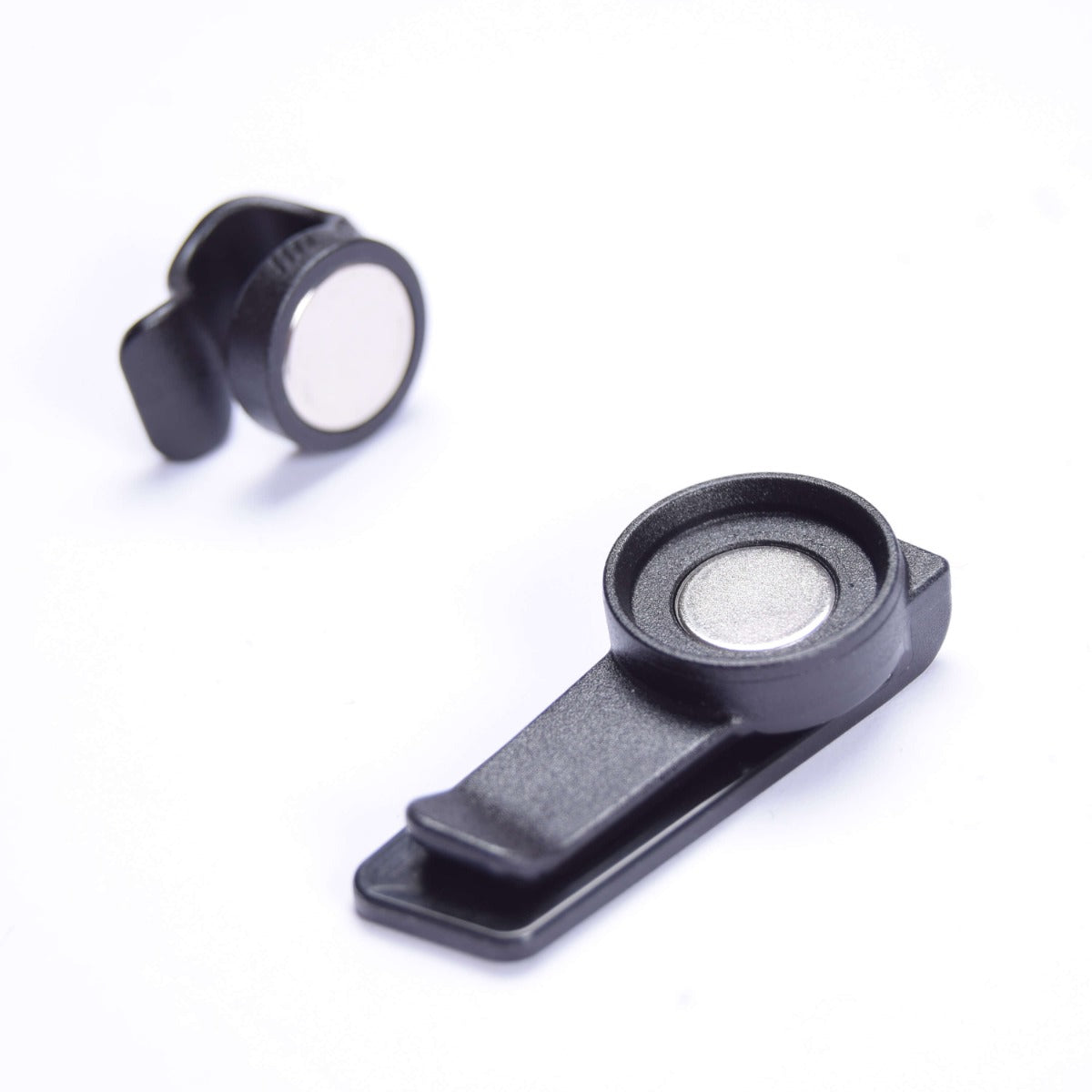 Support Magnétique Universel pour Sac d’hydratation USWE MAGNETIC TUBE CLIP Noir