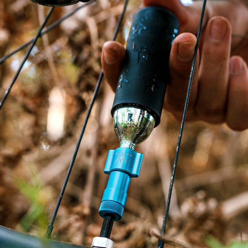 CO2-Schlagbolzen PEATY'S HOLESHOT ROAD/GRAVEL + 2 CO2-Patronen mit Gewinde 16 g Silber