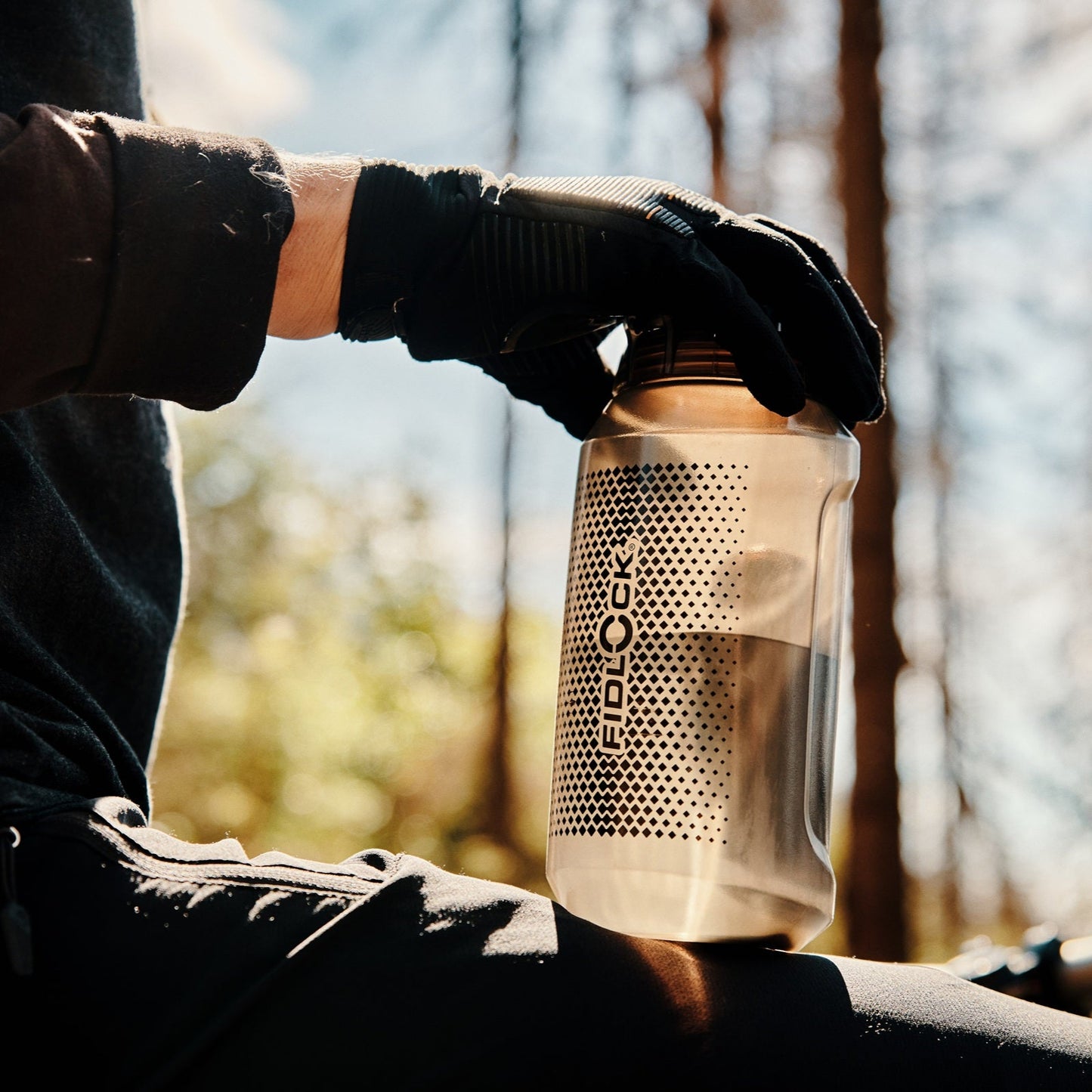 FIDLOCK TWIST COMPACT Trinkflasche mit Magnetverschluss (750ml) Rauchfarben