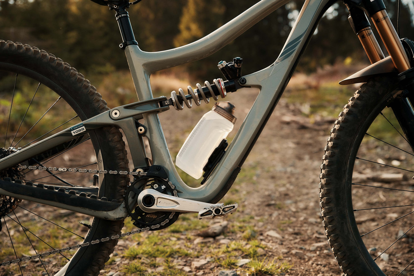 FIDLOCK TWIST COMPACT Trinkflasche mit Magnetverschluss (750ml) Transparent