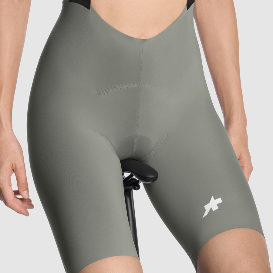 ASSOS DYORA R S11 Damen Khaki Kurze Trägerhose