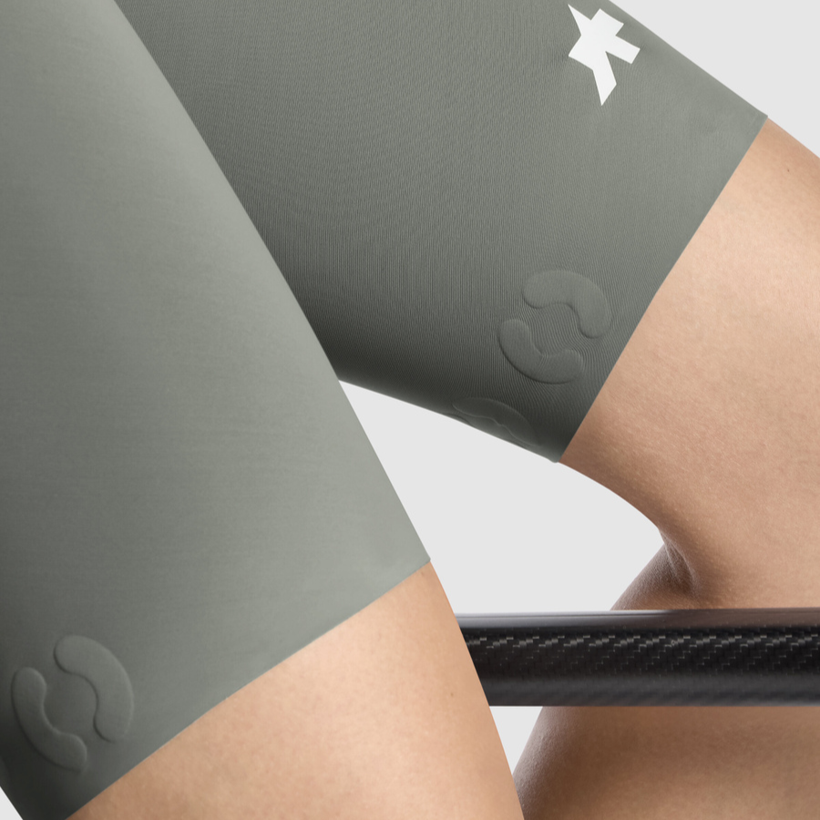 ASSOS DYORA R S11 Damen Khaki Kurze Trägerhose