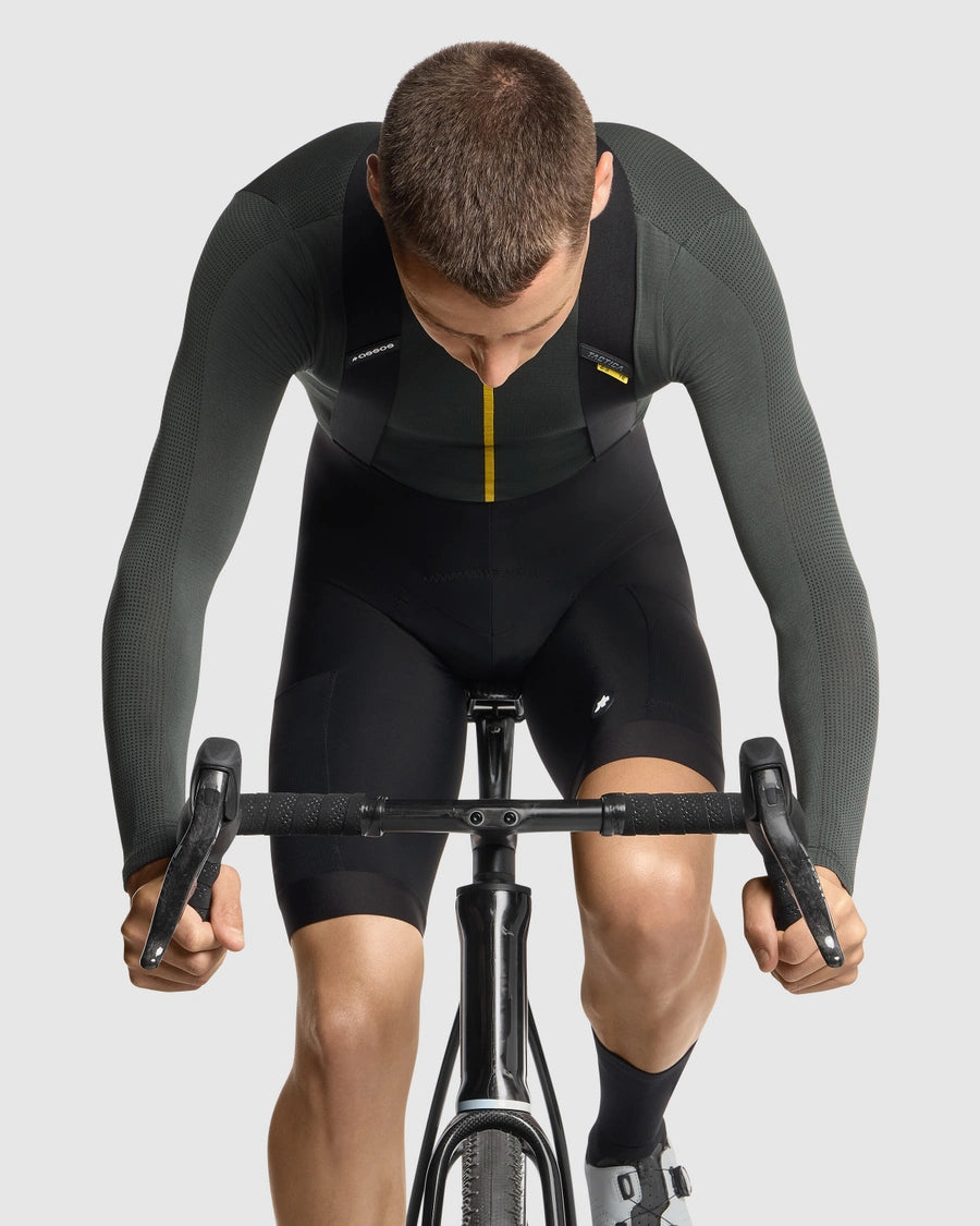 ASSOS TACTICA T5 Black Series Kurze Trägerhose