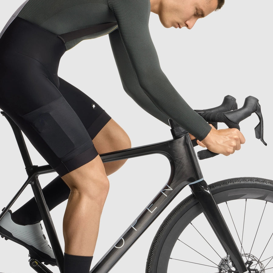 ASSOS TACTICA T5 Black Series Kurze Trägerhose