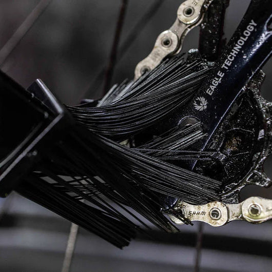 MUC-OFF Chain Brush (Kettenbürste)