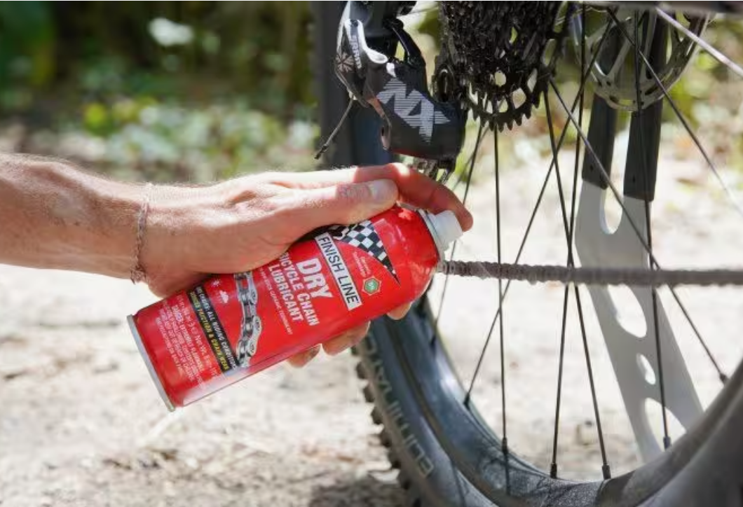 Lubrifiant pour Chaîne FINISH LINE DRY LUBE Teflon - Toutes Conditions – Aérosol (244ml)
