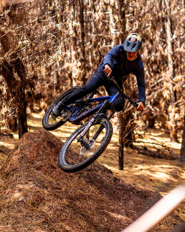 DHARCO ATHER Hose Schwarz