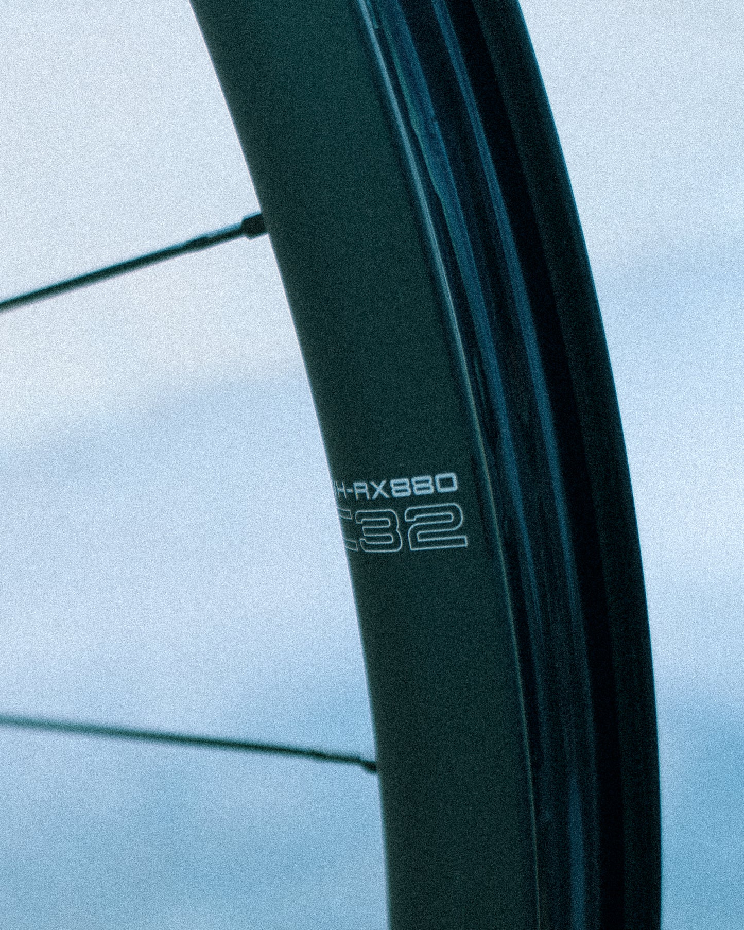 Roue Arrière SHIMANO GRX WH-RX880 700c Tubeless Ready (Center Lock)