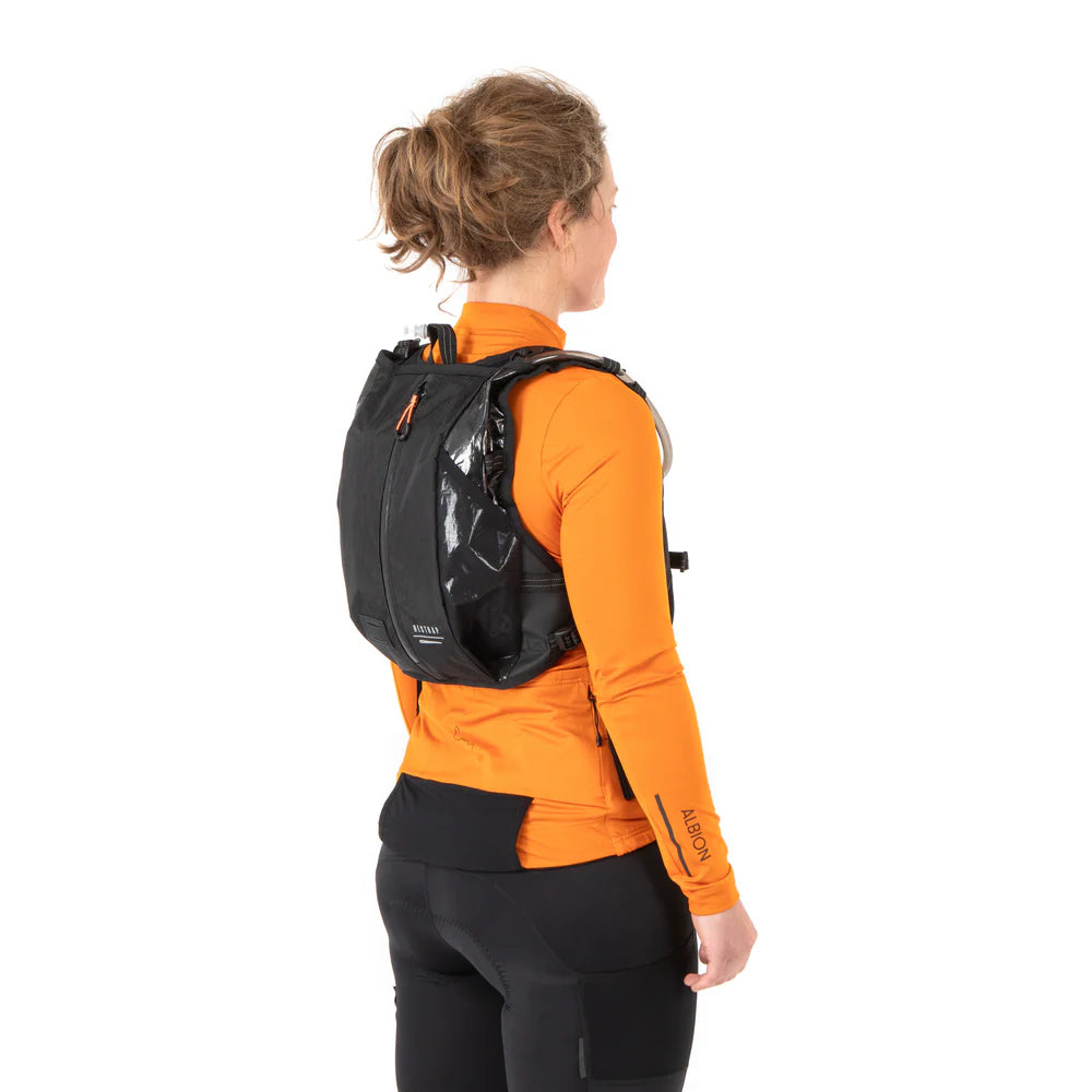 RESTRAP RACE Hydration Jacket Schwarz