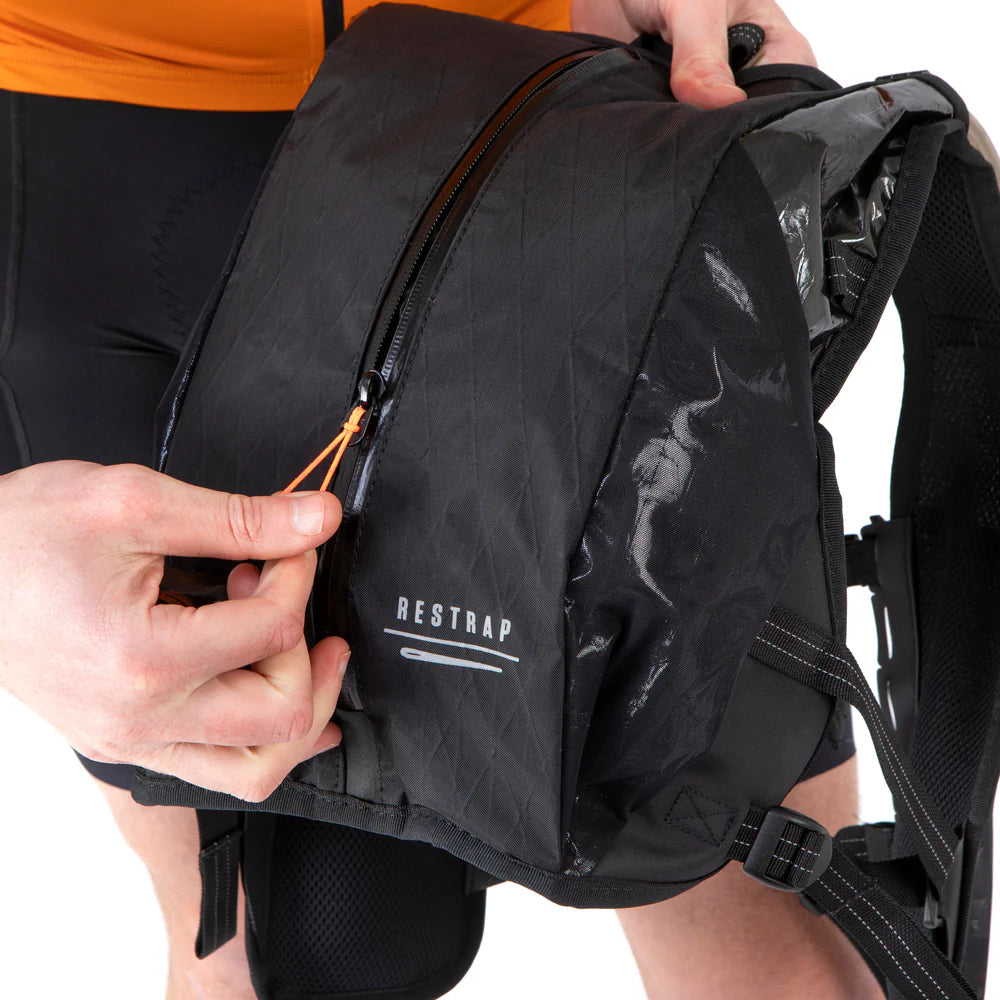 RESTRAP RACE Hydration Jacket Schwarz