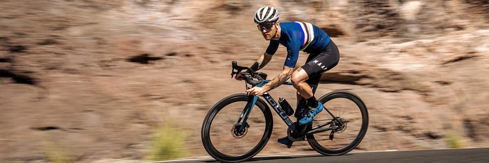 Wie stellt man die automatischen Pedale eines Rennrads ein?