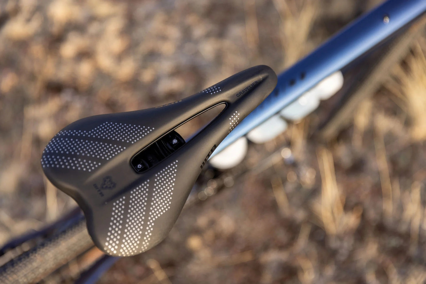 Selle WTB GRAVELIER Medium 140mm Rails Carbone Noir