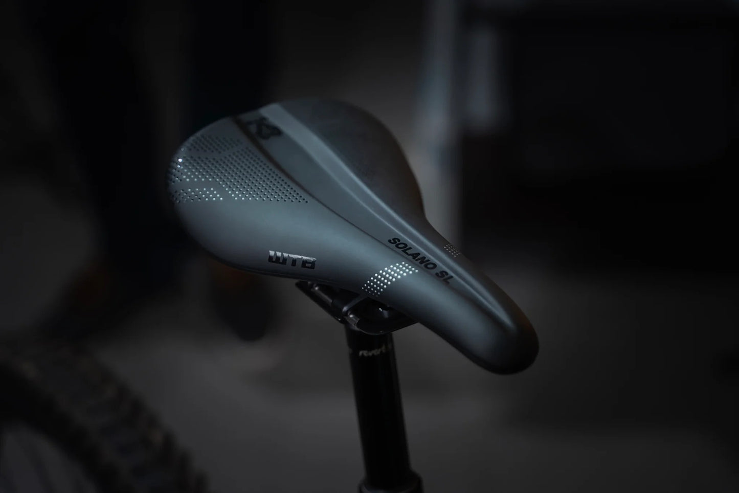 Selle WTB SOLANO SL FUSION Medium 142mm Rails Titane Noir