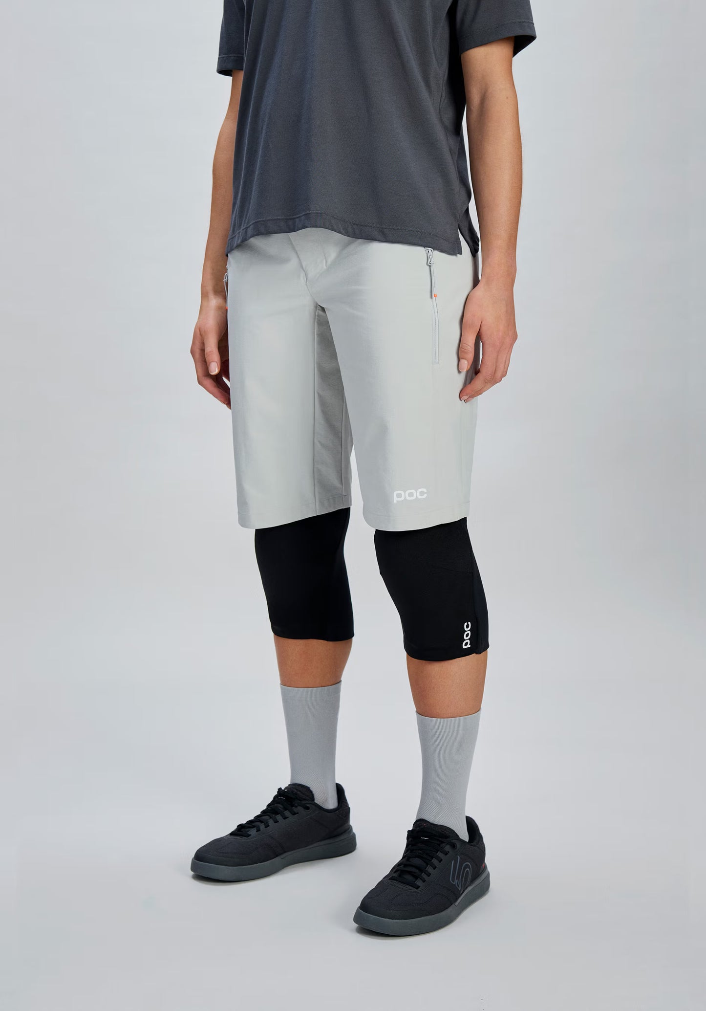 POC MOTION Shorts Damen Grau