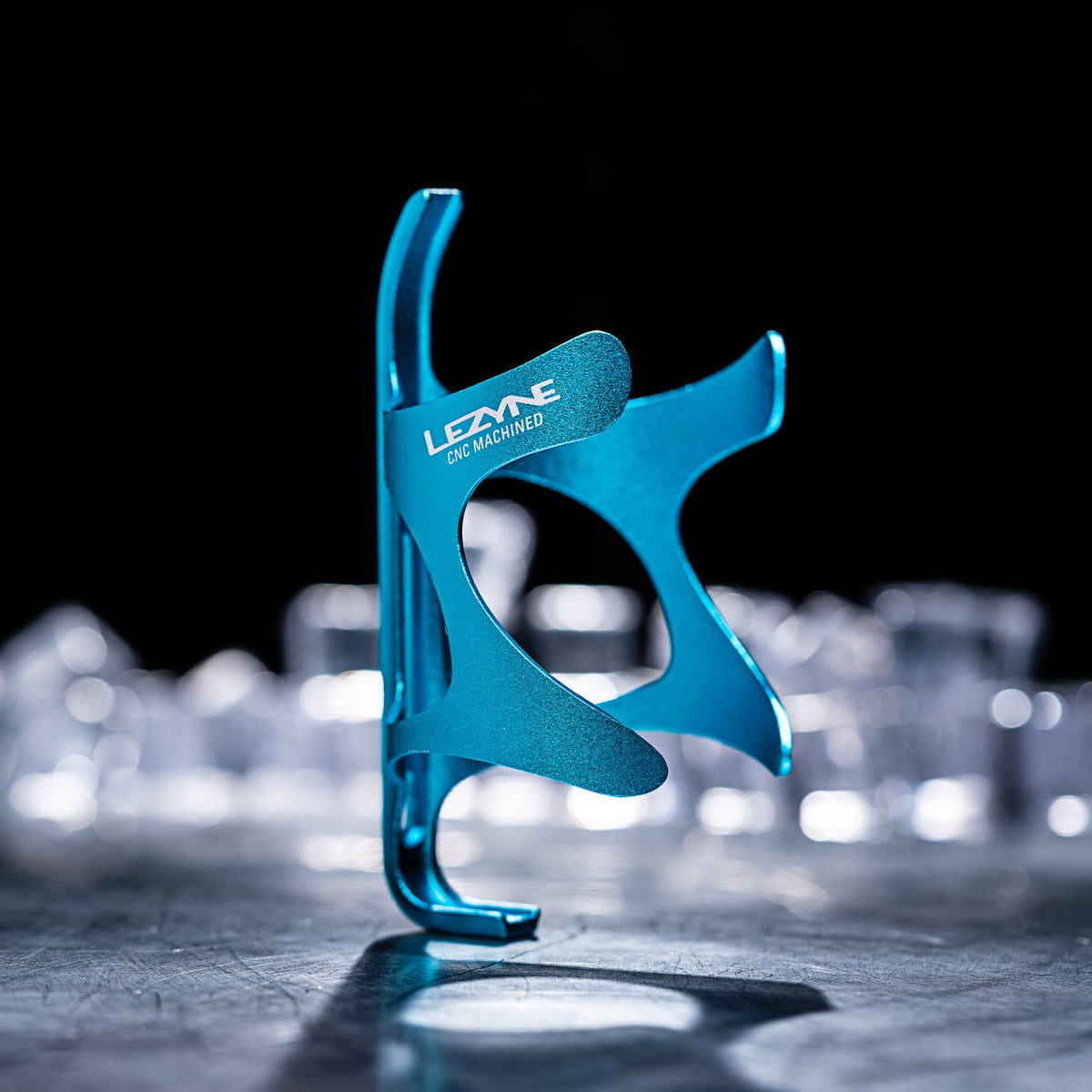 LEZYNE CNC ALLOY CAGE Flaschenhalter Neo Metallic