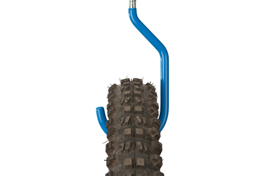 Montierter Park Tool 471 mit eingehängtem Fahrradlaufrad