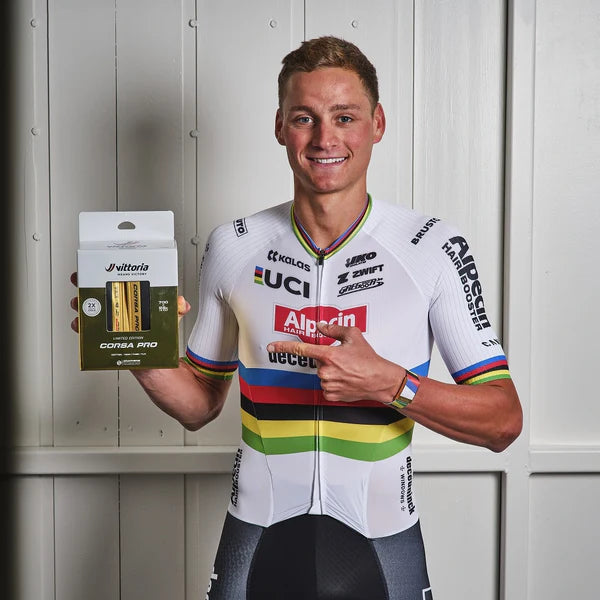 Ein Paar VITTORIA CORSA PRO 700c Tubeless Ready Reifen - Limitierte Auflage Gold