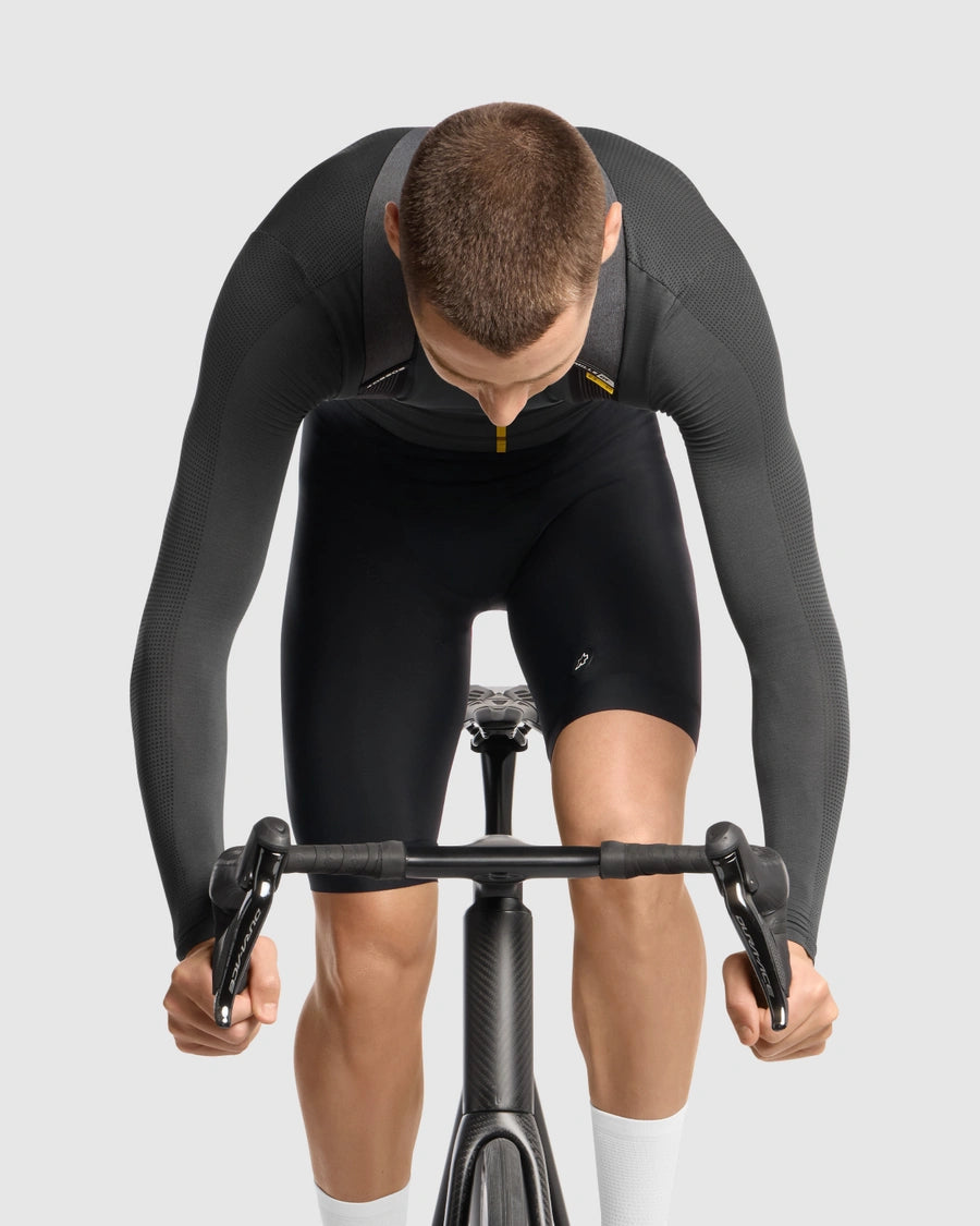 ASSOS MILLE GTS SPRING FALL S11 Kurze Trägerhose Schwarz
