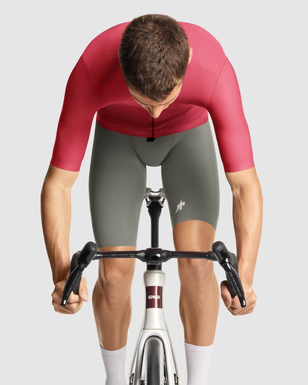 ASSOS EQUIPE R S11 Trikot mit kurzen Ärmeln Berry