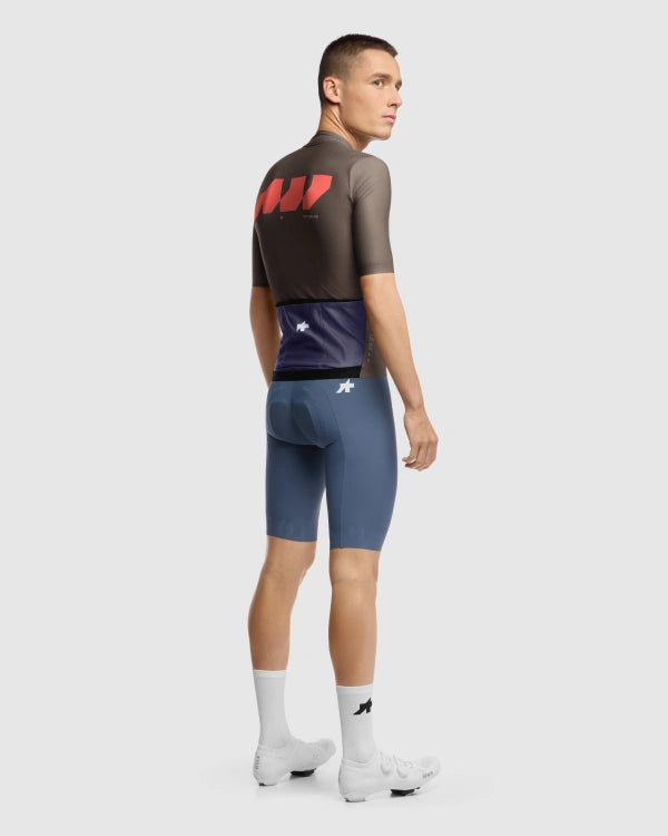 ASSOS EQUIPE R S11 We are the A Trikot Kurzarm Braun
