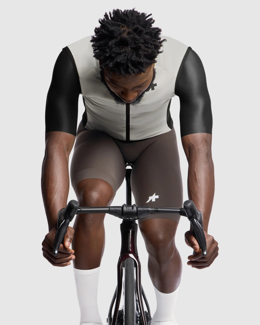 ASSOS MILLE GT WIND S11 Almond Milk Ärmellose Jacke