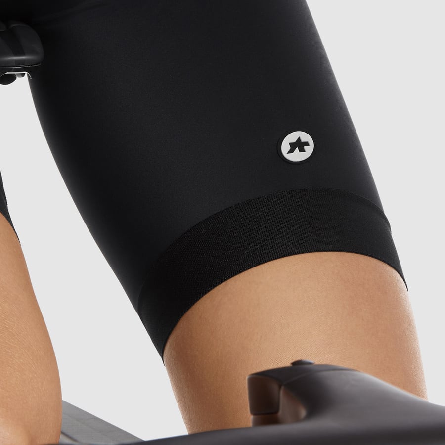 ASSOS UMA GT Damen C2 Kurze Trägerhose Schwarz