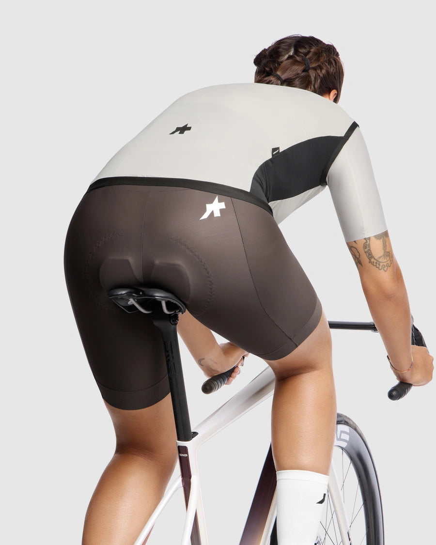 ASSOS UMA GT WIND S11 Damen Almond Milk Ärmellose Jacke