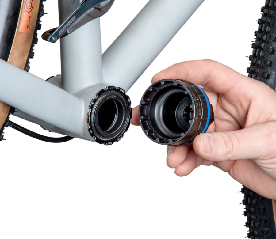 Park Tool BBT-147-12 auf einem Chris-King-Innenlager aufgesetzt