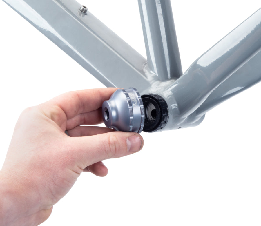 Park Tool BBT-59.3 auf einer außenliegenden Lagerschale angesetzt