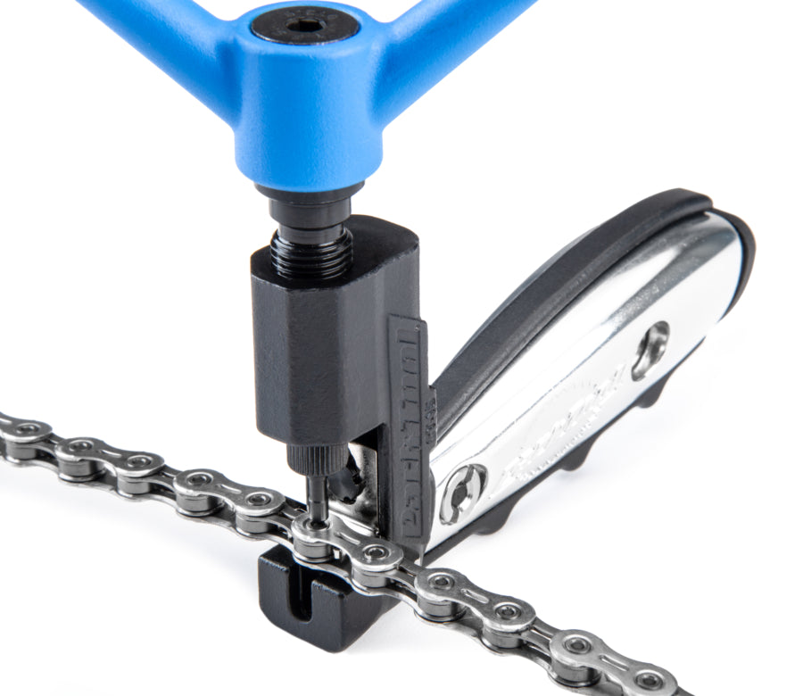 Park Tool CT-15 avec chaîne montée prête pour le rivetage