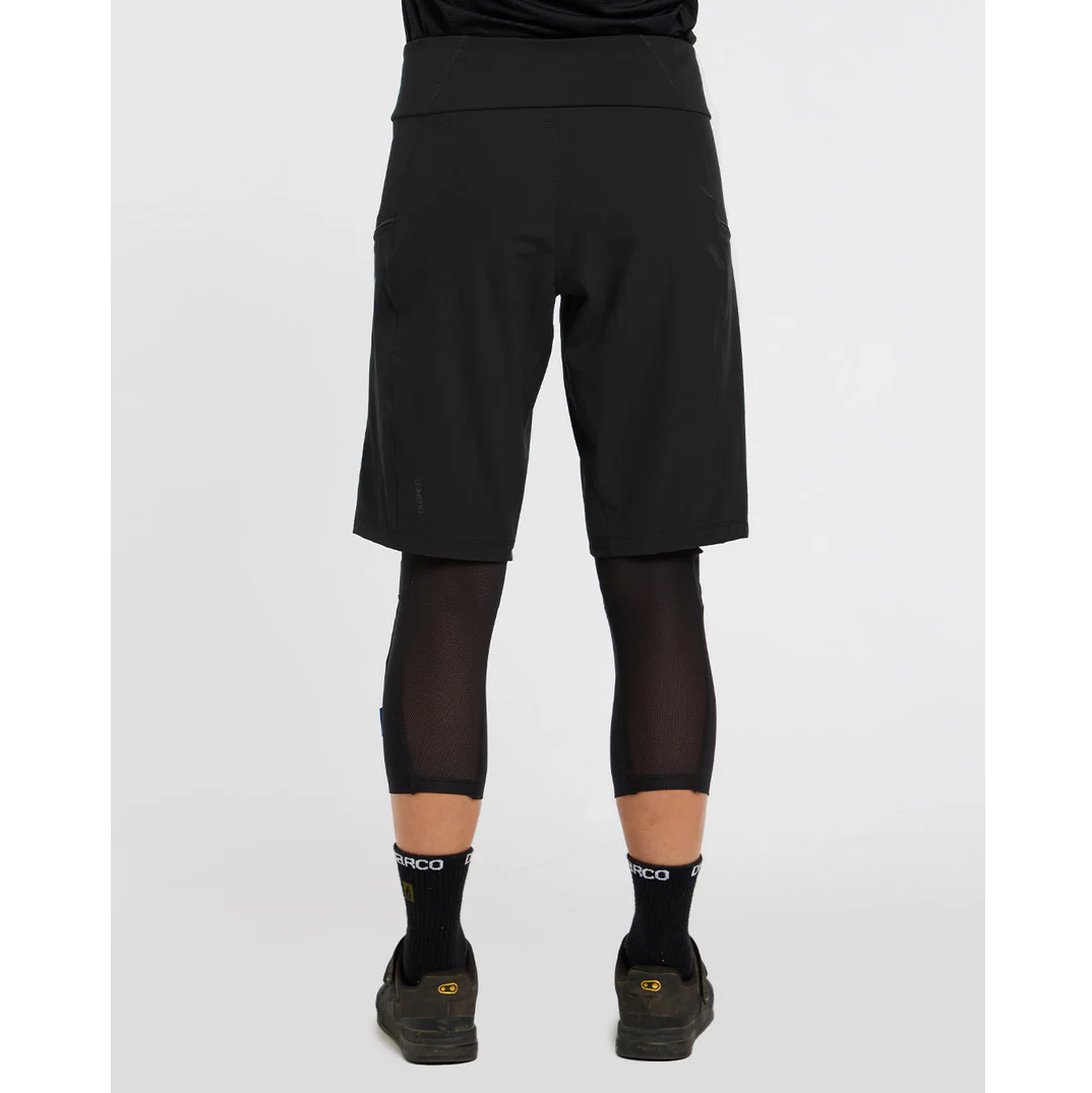 DHARCO TRAIL Shorts Women Schwarz