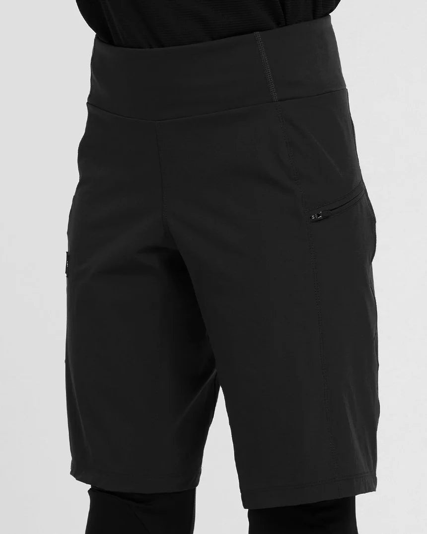DHARCO TRAIL Shorts Women Schwarz