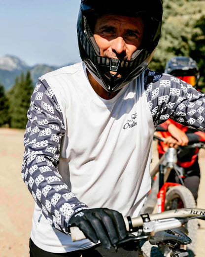 Maillot DHARCO GRAVITY OFFSET Manches Longues Blanc/Noir