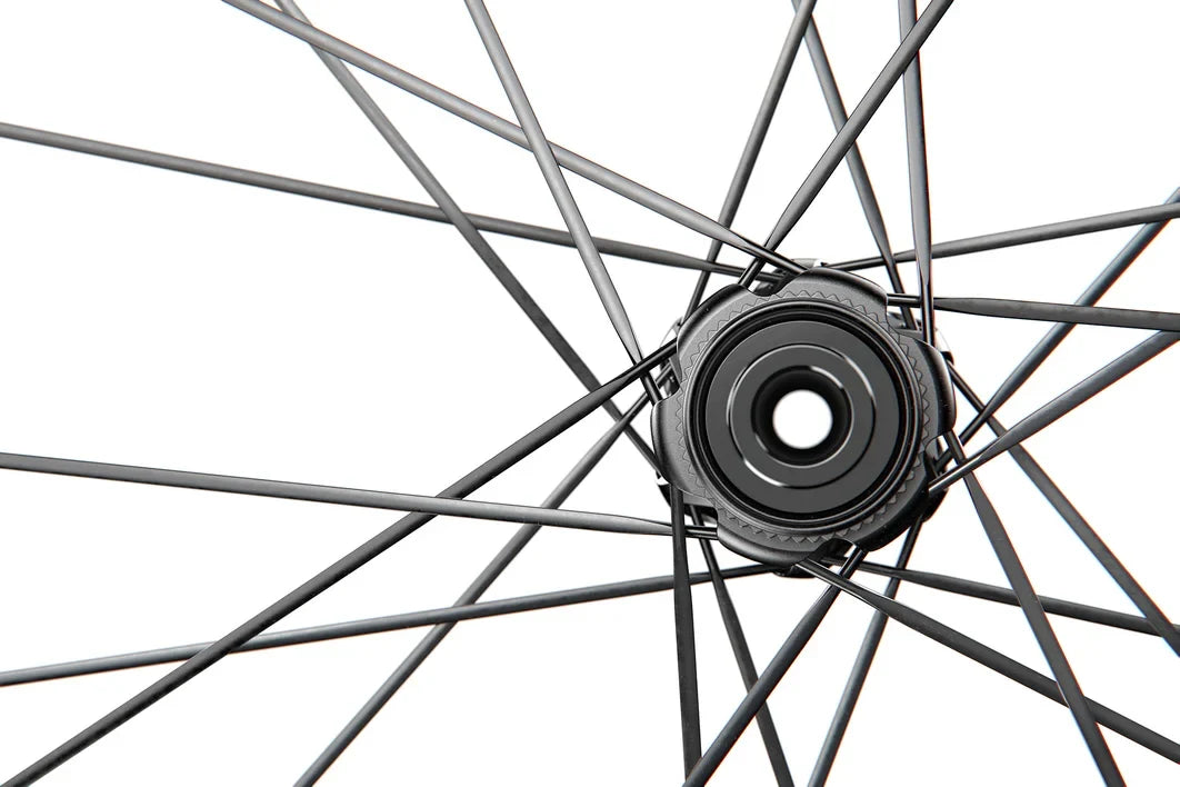 Speichendetail DT Swiss A 1800 SPLINE