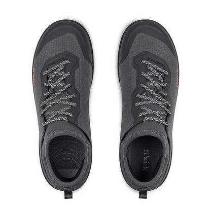 MTB-Schuhe FIZIK VERSOR 2 FLAT Grau/Schwarz