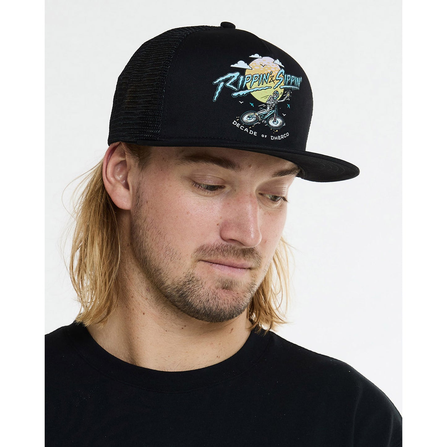 Mütze DHARCO FLAT BRIM TRUCKER RIPPIN AND SIPPIN Schwarz
