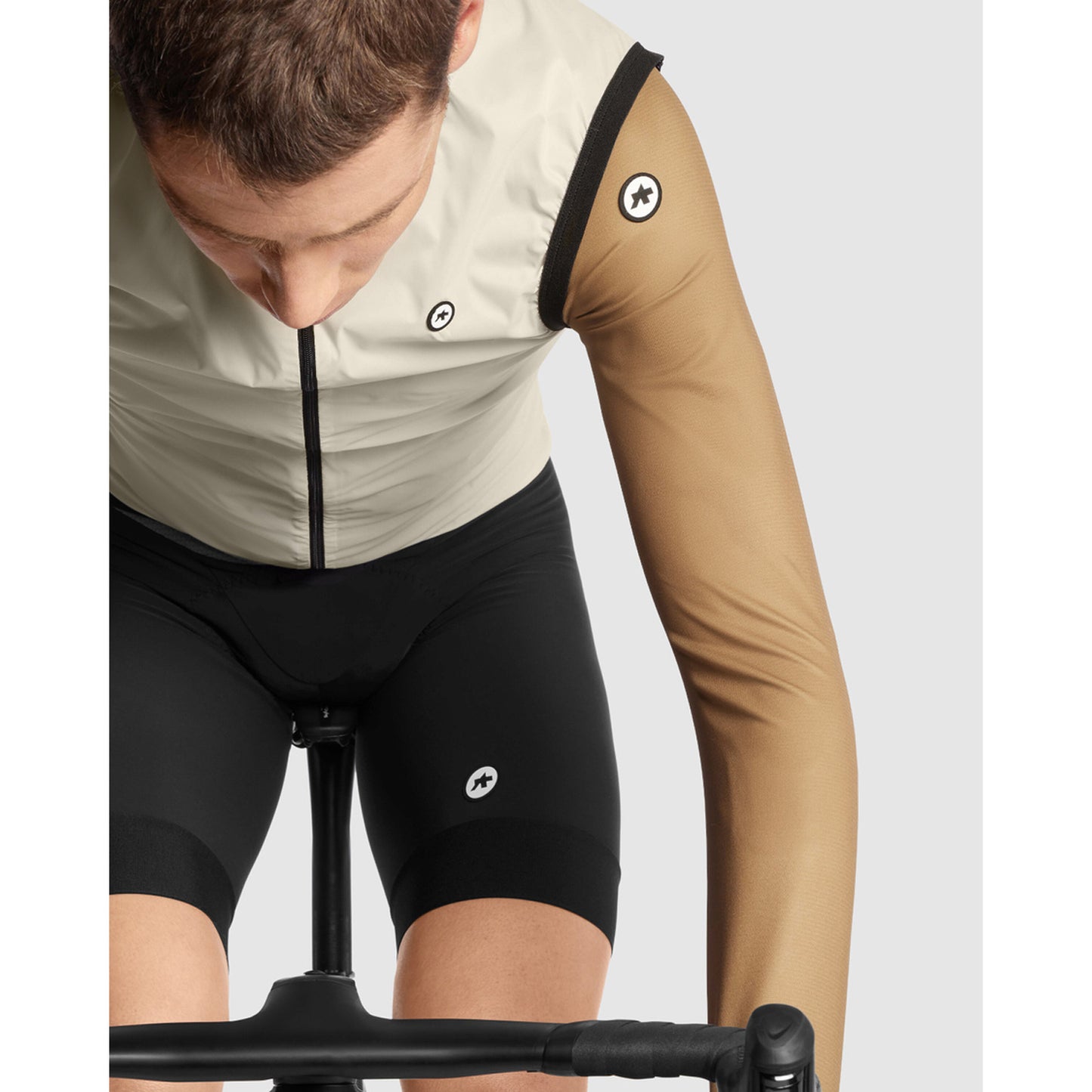 ASSOS MILLE GT Wind C2 Moon Sand Ärmellose Jacke