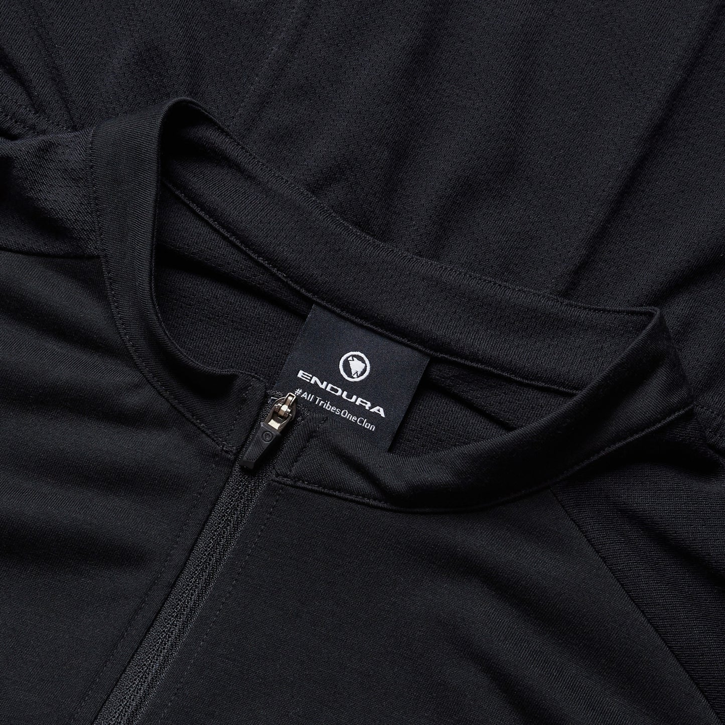 ENDURA LOOP ZIPPED Trikot Kurzarm Schwarz