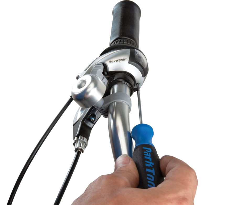 Park Tool SD-0 Kreuzschlitzschraubendreher beim Einstellen eines RevoShift-Drehgriffs