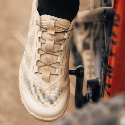 Crankbrothers Mallet Trail Vent Speedlace MTB-Schuhe in Hellgrau — im Einsatz