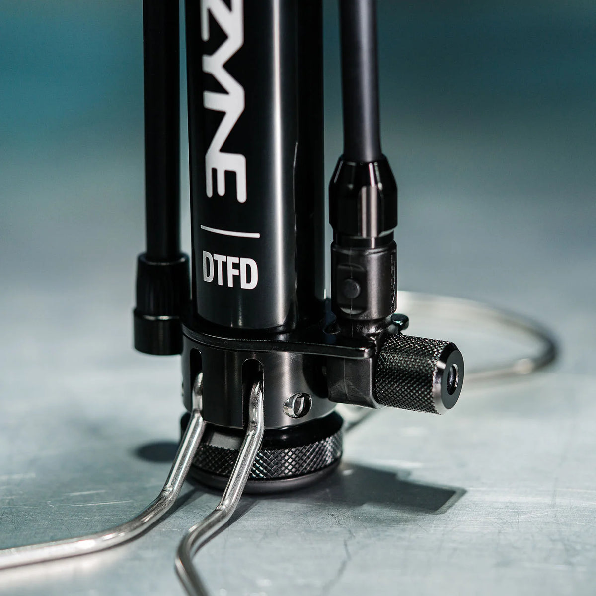LEZYNE DIGITAL TRAVEL FLOOR DRIVE Standpumpe Schwarz