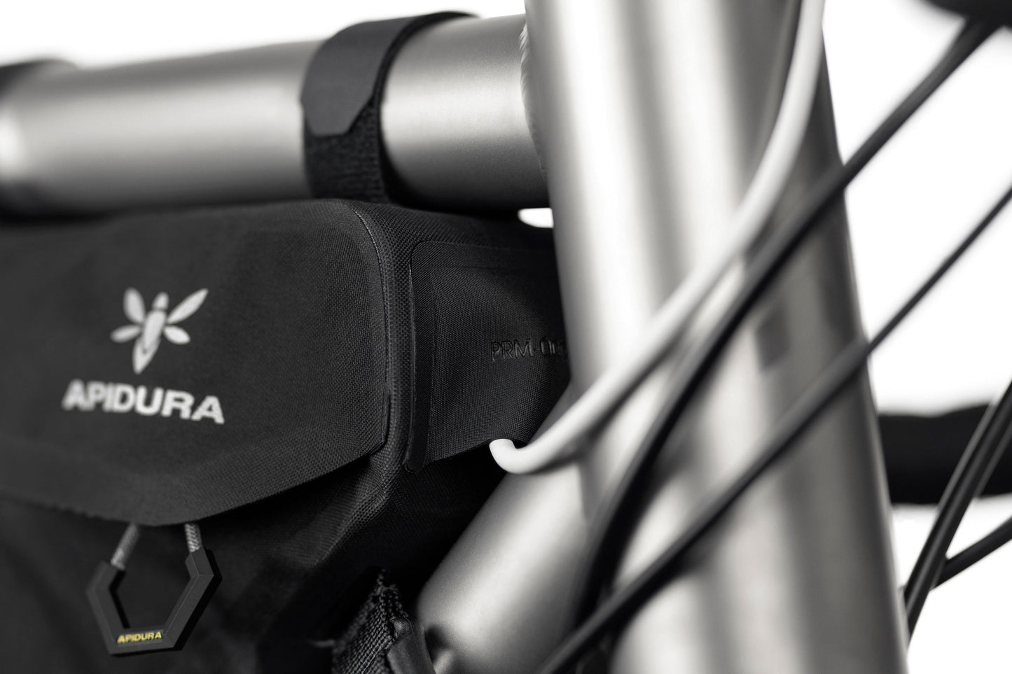 Rahmentasche APIDURA RACING FRAME PACK 2.4 L Schwarz