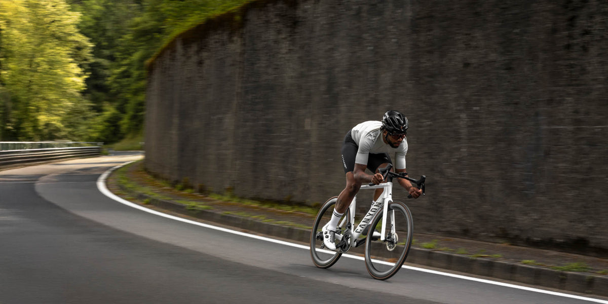 Ruban de cintre ERGON BT OrthoCell monté sur un cintre de vélo de route
