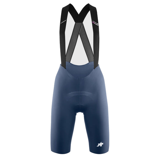 Kurze Damen-Trägerhose ASSOS DYORA R S11 in Blau — weißer Hintergrund, 2000 x 2000