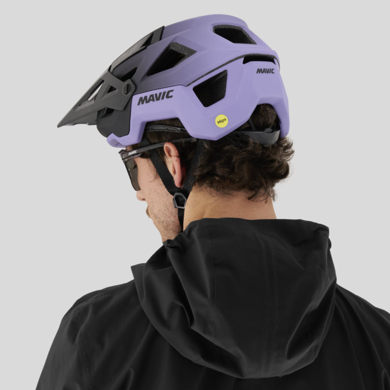 MAVIC DEEMAX TRAIL MTB-Helm in Schwarz/Violett – getragen, Rückansicht