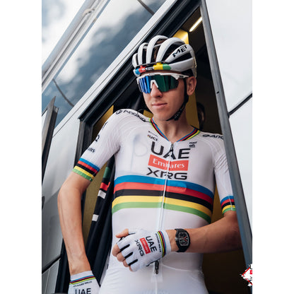 Rennhelm MET TRENTA 3K CARBON - Limitierte Auflage Tadej Pogacar World Champion Rainbow