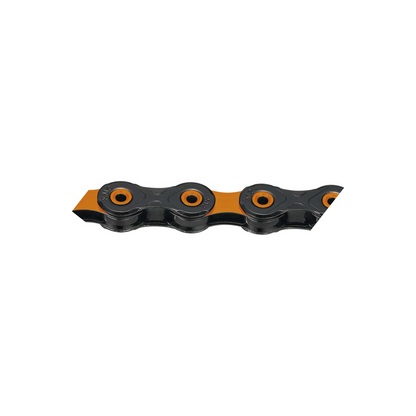 KMC 12-fach-Kette DLC12 Waxed Schwarz/Orange, gewachst — Produktfoto auf weißem Hintergrund