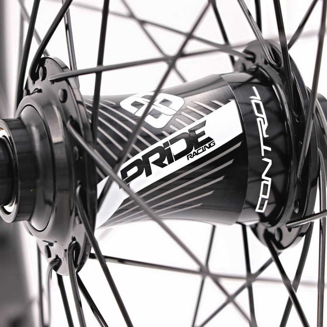 Paire de Roues PRIDE 20" (406mm) Carbone Wave Matt White Disc Control V2 Axes 20/15mm Noir/Blanc