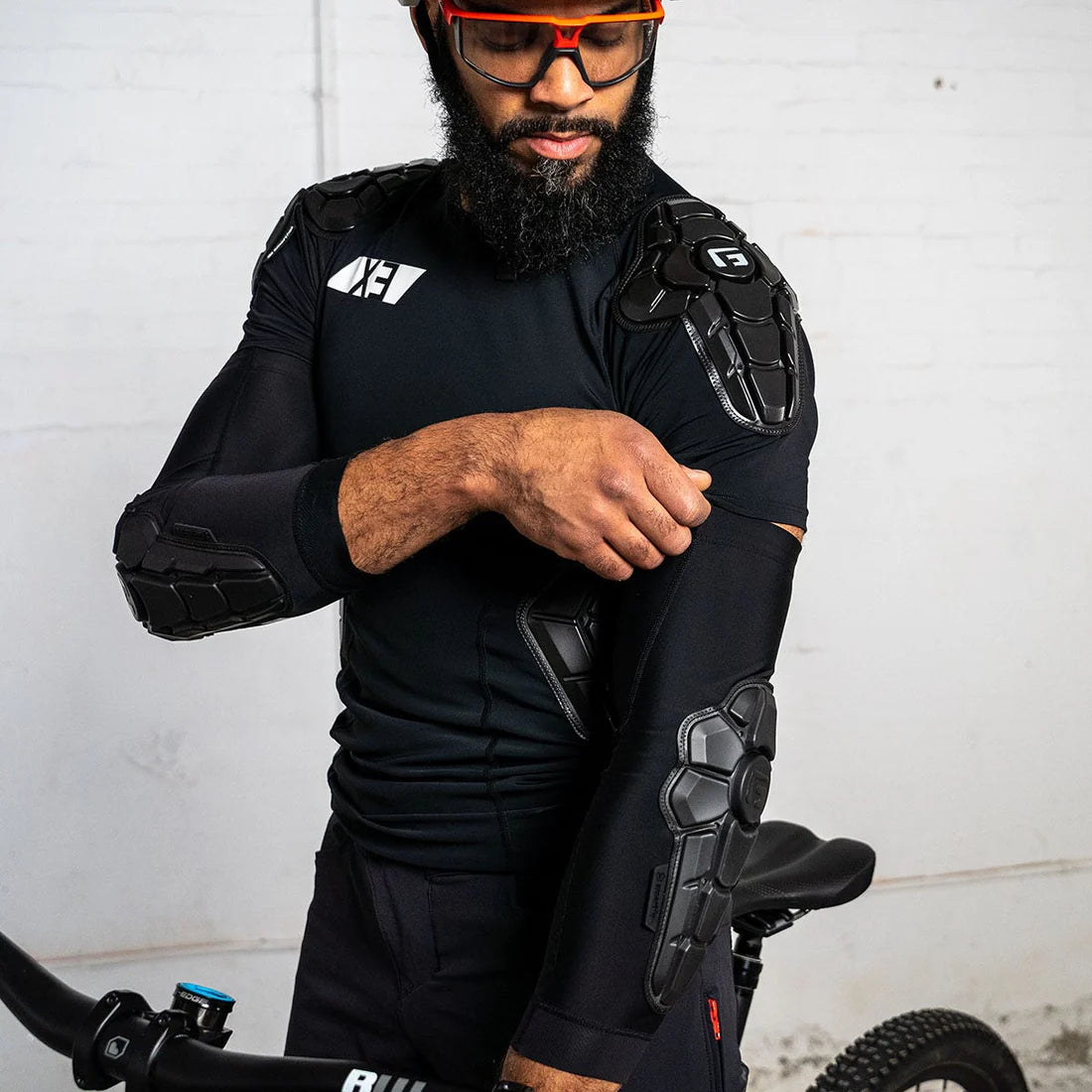 Coudières G-FORM PRO-X3 Noir Matt